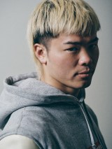 �ߐ{��V�S�u�����E���҂ɏ����ĔN���Ƀx���g��_��!�v�A���`���������݂Ȃ���v���̘T����������!�y�P�ƃC���^�r���[�z 