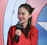 �f��w�L���v�e���E�A�����J�F�u���C�u�E�j���[�E���[���h�x�W���p���v���~�A���䂠�����ɓo�d������������N���[�o�[Z�E�S�c�č؎q �iC�jORICON NewS inc. 