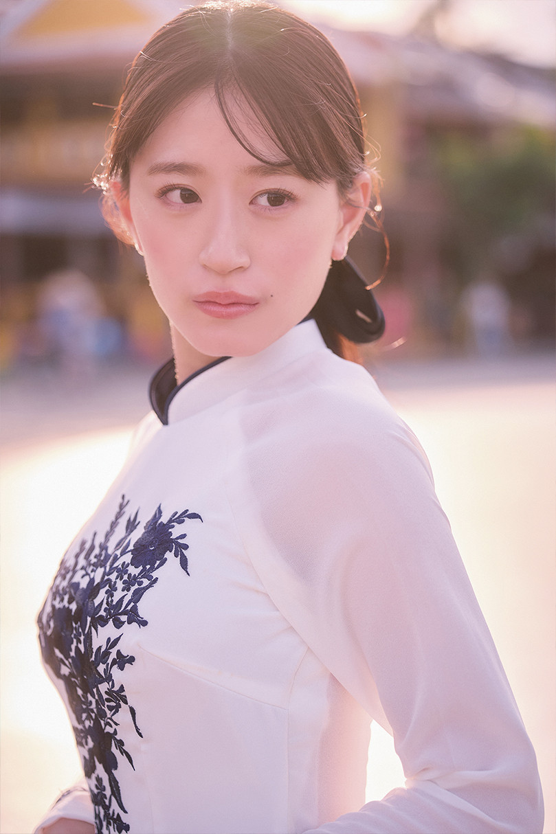 NMB48のグラビア番長”上西怜、写真集の先行カット公開 新たな一面も