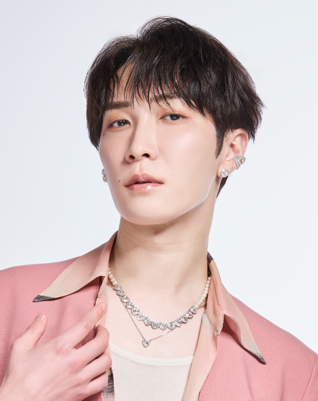 Snow Man渡辺翔太、コンテンポラリーな魅力を発信 Swarovskiが賛辞