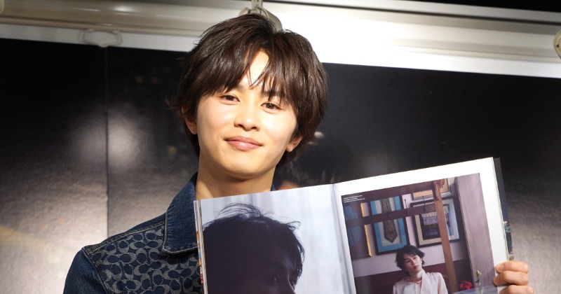 草川拓弥、超特急のメンバーで旅行に行きたいのは「ハル」 お互い「プレミアリーグが好き」