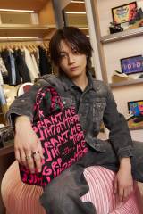 Travis Japan���c�����AMARC JACOBS�̍ŐV�R���N�V���������Ȃ� �|�b�v�A�b�v�V���b�v�֗��� 