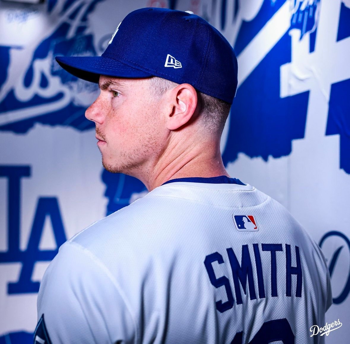 画像・写真 | 大谷翔平、バットを持ちクールな表情 ドジャースが