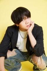 画像・写真 | Travis Japan松倉海斗、キラキラメイクでソロ表紙
