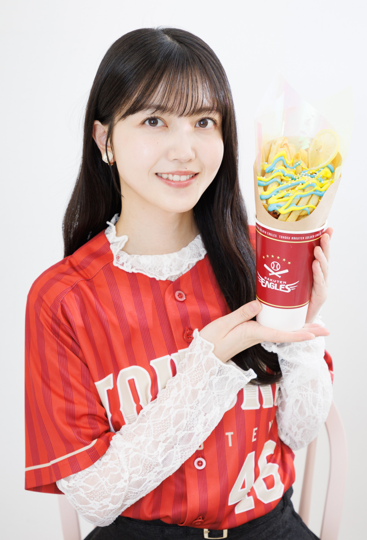 乃木坂46久保史緒里、3年連続5回目の楽天イーグルスセレモニアルピッチ “鷲尾史保”とのコラボグルメ＆グッズも発売 | ORICON NEWS