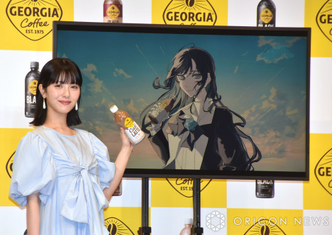 『ジョージア』新キャンペーン発表会に登場した（左から）浜辺美波、Ado （C）ORICON NewS inc. 