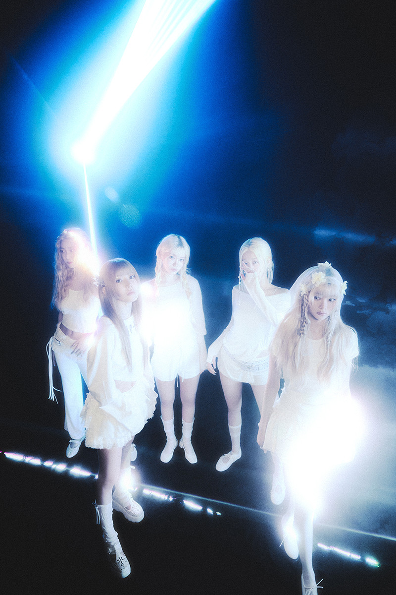 LE SSERAFIM、5色のオーラ放つ新コンセプトフォト＆フィルム公開