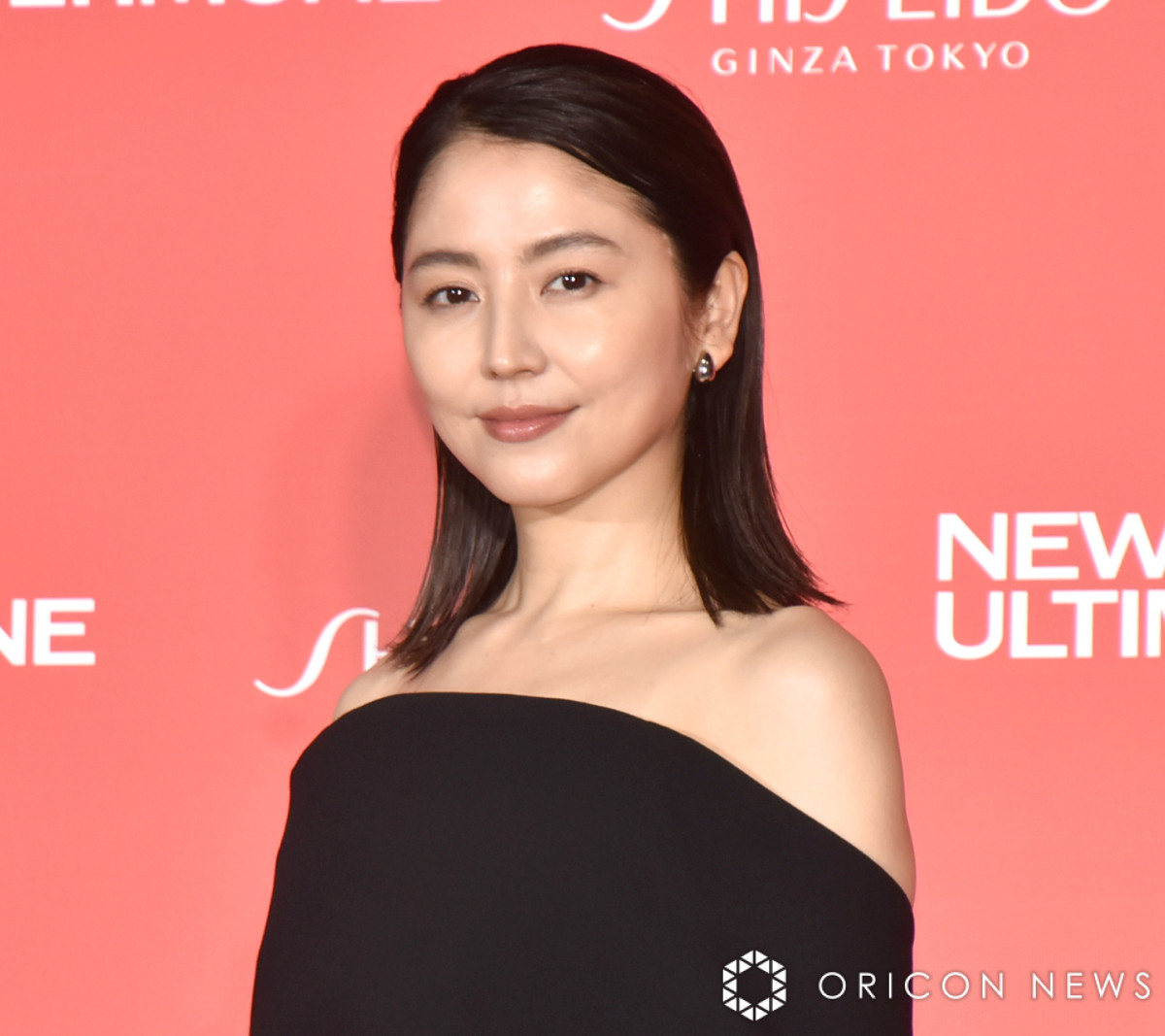 長澤まさみ 立体パネル 長澤まさみ、美しいデコルテライン＆背中を惜しげもなく披露