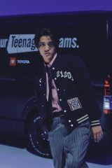 高橋海人、“親友”KAITAとダンスセッションムービー公開 マットブラック