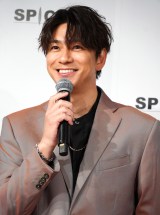 �wV3 �C���e���W�F���g �t�@���f�[�V���� �V���i���\��x�ɓo�d�����O�Y�ĕ� (C)ORICON NewS inc. 