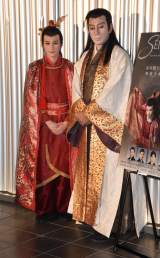 JAPAN THEATER�wSEIMEI�x�����O��ɎQ������(������)����l��(Lil ���񂳂�)�A�s�욣�\�Y (C)ORICON NewS inc. 