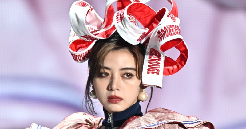 TGC】池田エライザ、カリスマ感あふれるランウェイ 個性派ルック