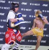 �i���Z�wONE 172: ���� vs. ���b�^���x�̌��J���K�ɓo�ꂵ�������i�E�j�iC�jORICON NewS inc. 