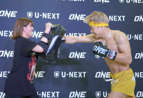 �i���Z�wONE 172: ���� vs. ���b�^���x�̌��J���K�ɓo�ꂵ���i������j�g�c���ۗ��A���� �iC�jORICON NewS inc. 