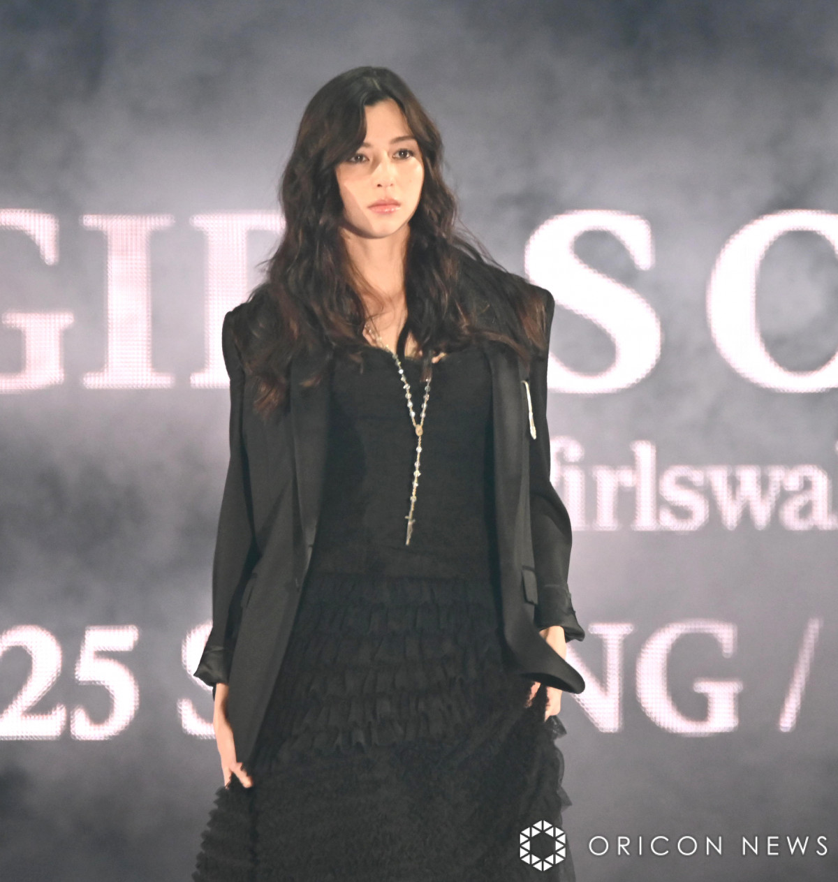 TGC】27回連続出演の中条あやみ、ランウェイを爆走 “偉大すぎる”理由に