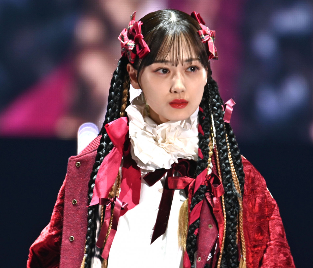 TGC】山下美月＆山崎天、ド派手衣装で観客釘付け 世界観あふれる