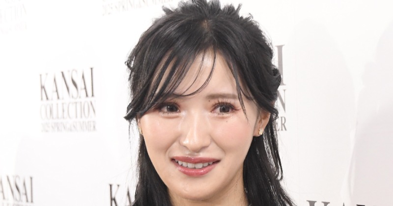 26歳女子プロゴルファーが“史上初”の大舞台、ぱっくり美背中 臼井麗香