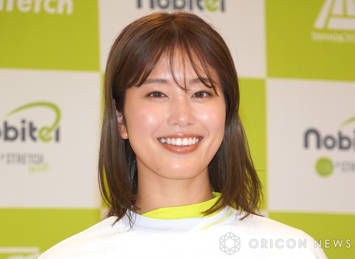 モデル　稲村亜美 