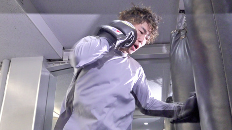 �T���h�o�b�O�ł��ŃL���̂���p���`��������WBC���E�t���C�������̎��n���l�N �iC�jORICON NewS inc. 