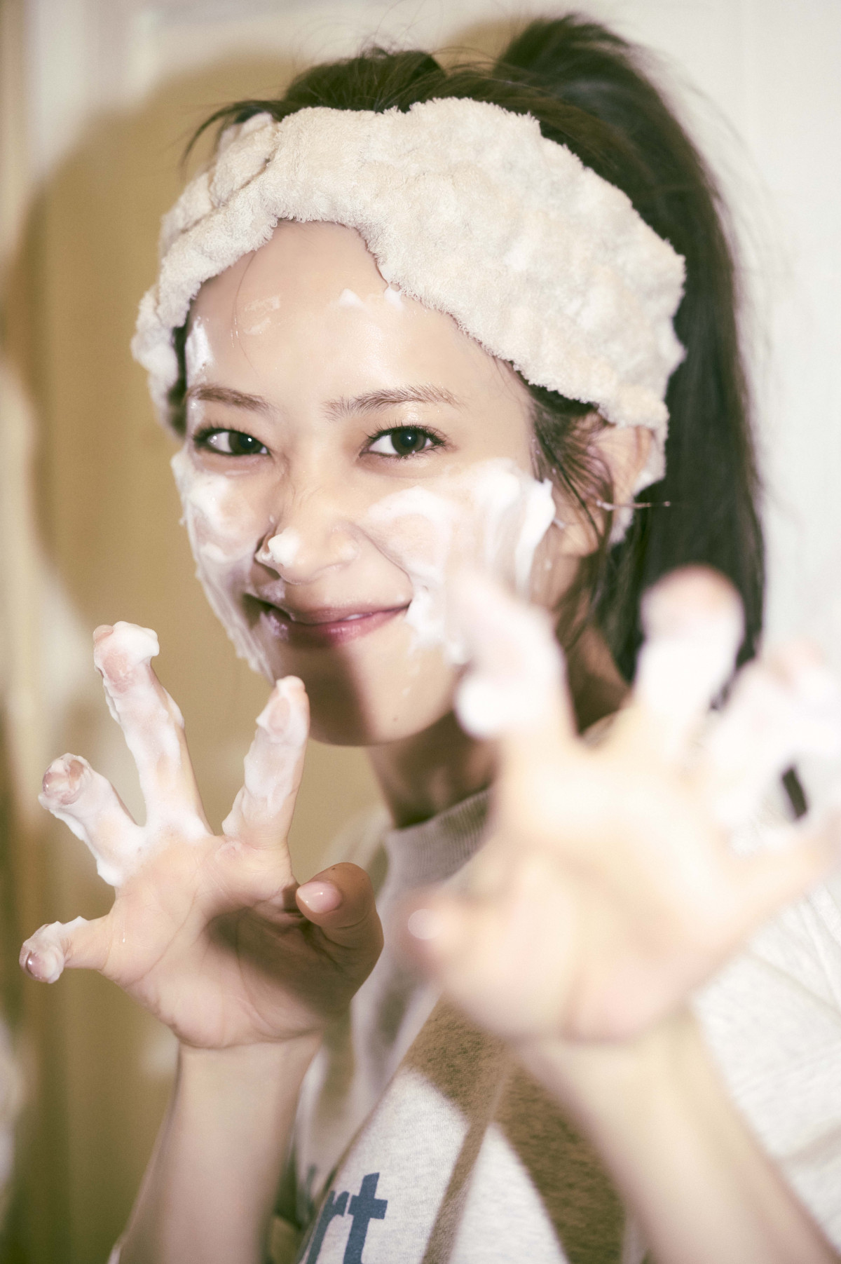 日向坂46佐々木久美、洗顔中に「ガオー」 レアな“でこ出し”でおちゃめ