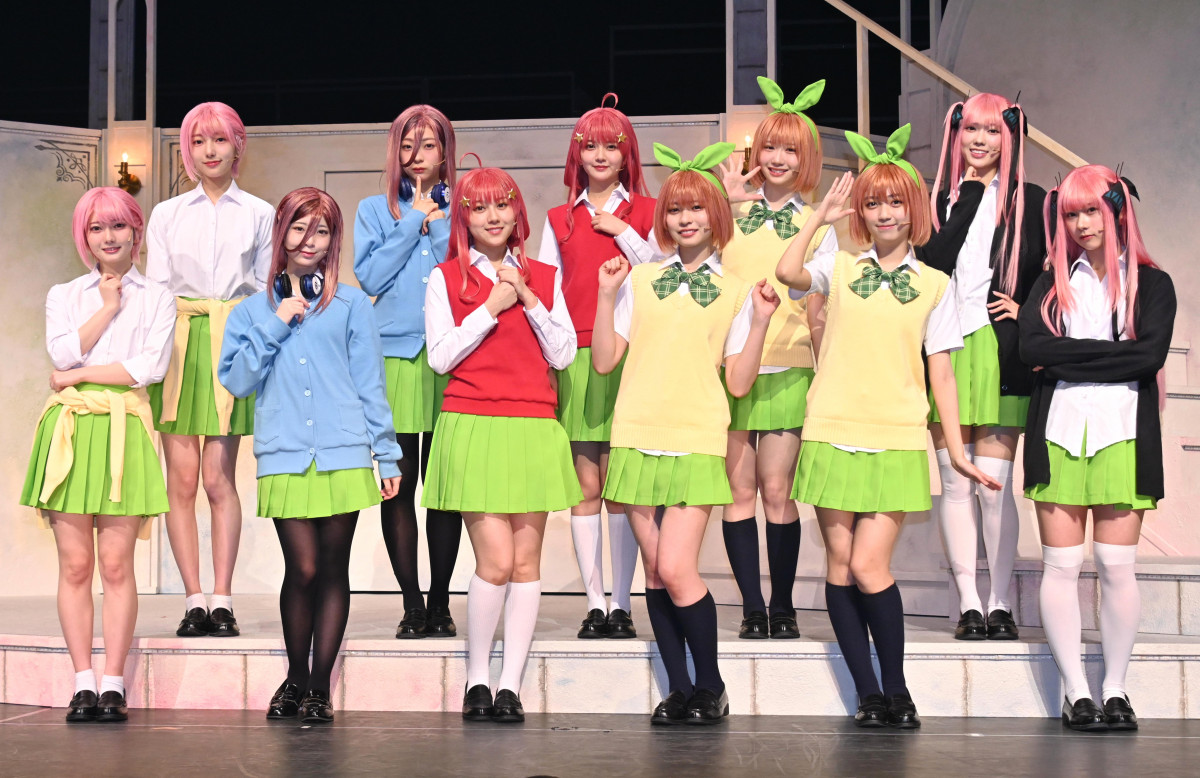 舞台「五等分の花嫁」が開幕 “五つ子役”日向坂46四期生が会見で全員