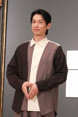 �w���m�G��A�ǂ����猩�邩�H�\���l�T���X�����۔h�܂� �T���f�B�G�S���p�� vs �������m���p�فx�v���X������ɏo�Ȃ����f�B�[���E�t�W�I�J�iC�jORICON NewS inc. 