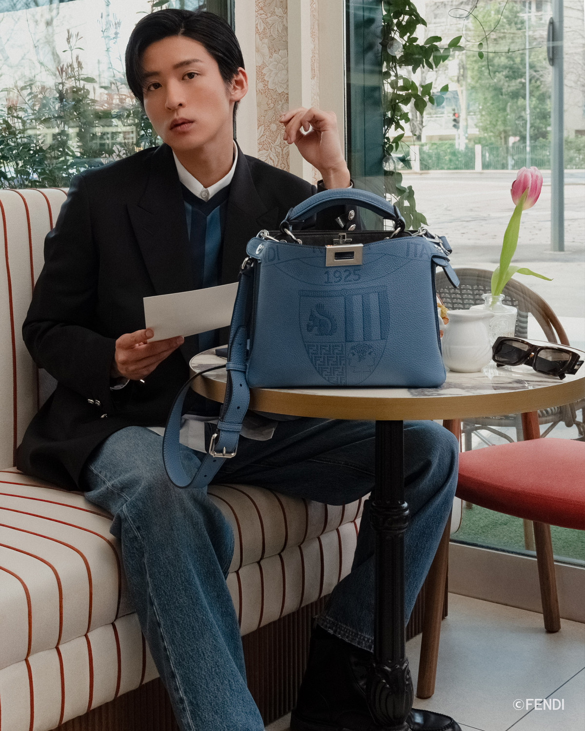 目黒蓮、ミラノで過ごすひと時に密着 FENDIの最新コレクションを