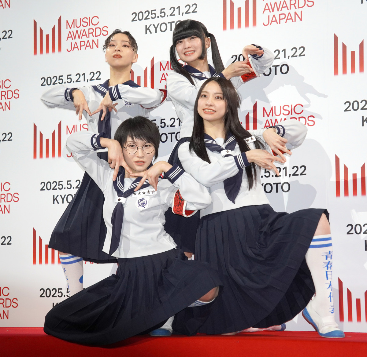 Eqbg{Ȃ̃Gg[𓦂ĉƖVwZ̃[_[Y=wuMUSIC AWARDS JAPANvGg[i\x (C)ORICON NewS inc. 