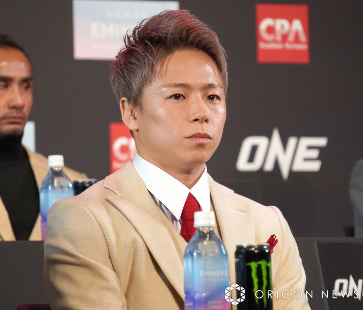 iZwONE 172: VS b^xL҉ɏoȂ (C)ORICON NewS inc. 