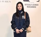 ITZY�E�����W���A�X�^�W�����p�ŉ�ꖣ���u�o�b�N���J�W���A���ɍ��킹��̂��|�C���g�v 