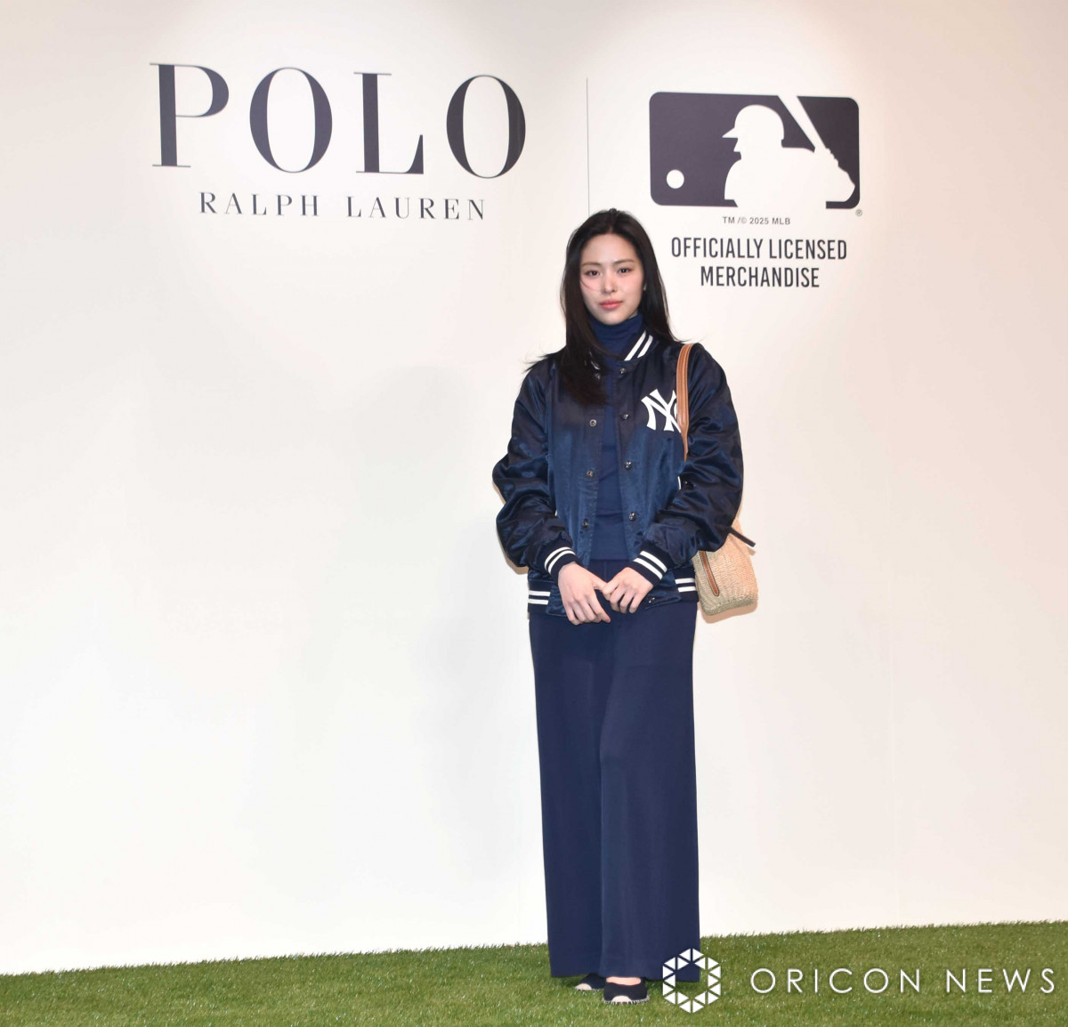 ITZY・リュジン、スタジャン姿で会場魅了「バックをカジュアルに