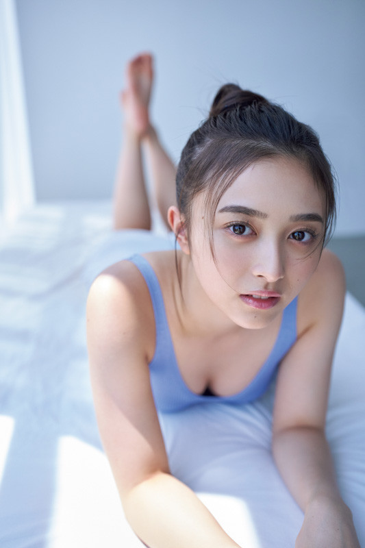 乃木坂46井上和、黒ランジェリーの“別ポーズ”解禁 「綺麗