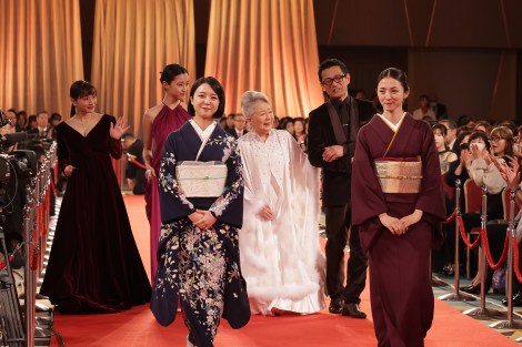 �w��48�� ���{�A�J�f�~�[�� ���܎��x���b�h�J�[�y�b�g�̗l�q�iC�j���{�A�J�f�~�[�܋��� 