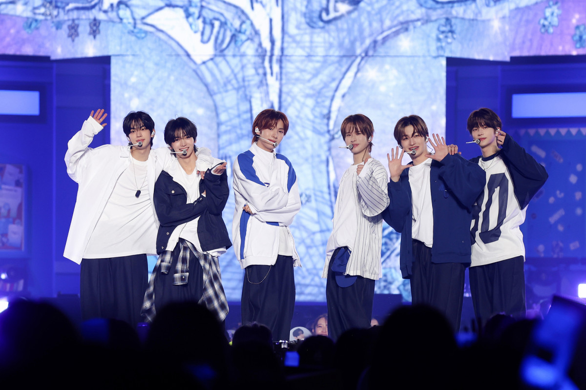 SEVENTEENの弟分・TWS、7月日本デビューをサプライズ発表 初ファンミで