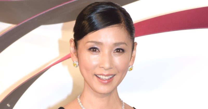 黒木瞳64歳の近影に衝撃 ロングドレスの立ち姿「少女やん！」「30代の