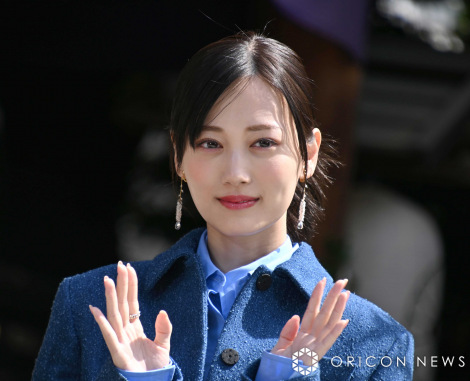 g_̓܂ȂΊhē^ꂽR=fwRcLv999 ̗xqbgFCxg (C)ORICON NewS inc. 