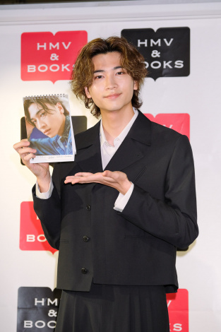 画像・写真 | 庄司浩平、人生初のカレンダーに喜び 『仮面ライダーガヴ