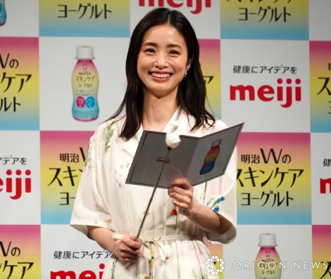 H͕vEHIROSƖˍ=ViuW̃XLPA[Ogv&VCM\ (C)ORICON NewS inc. 