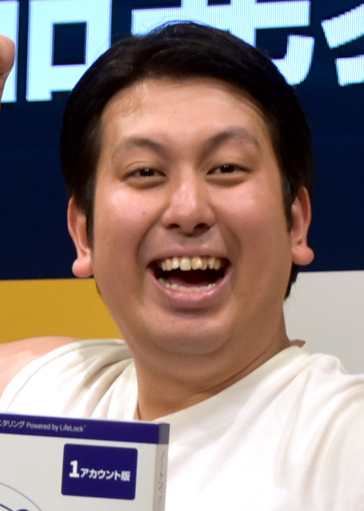 C{[EW{ (C)ORICON NewS inc. 