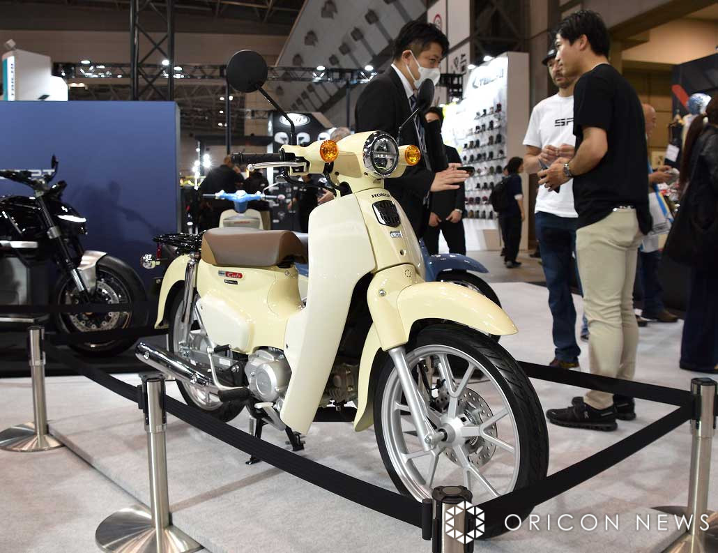ホンダ、原付免許で乗れる新たな『スーパーカブ』公開 “新基準原付