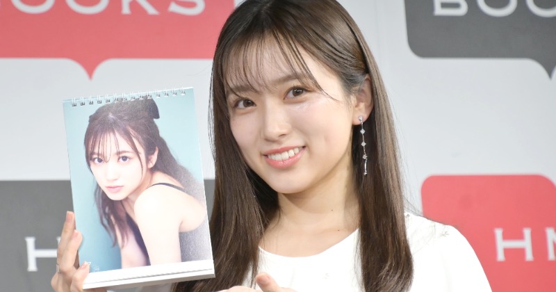 矢吹奈子、カレンダーで自然体ショット「メイク薄いと赤ちゃんに（笑