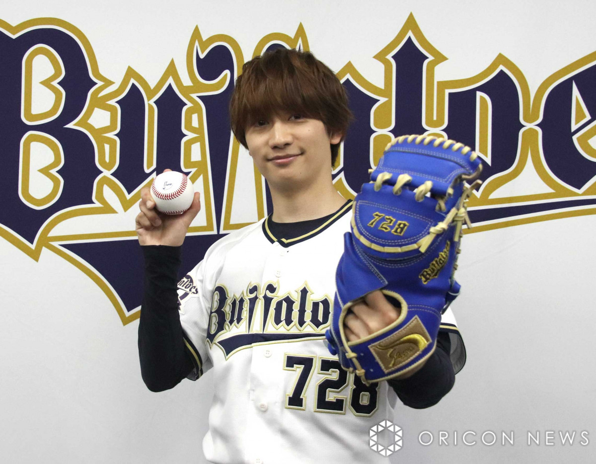 なにわ男子・藤原丈一郎、靴下も下着も全身オリックスで日本一