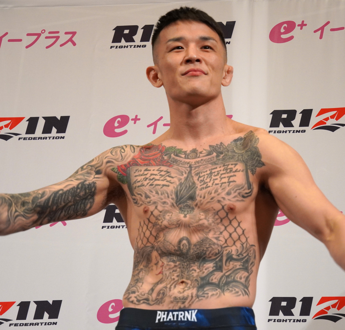 KHI LOGO LONG SLEEVE SHIRTS】萩原京平 L 萩原京平 presents KHI