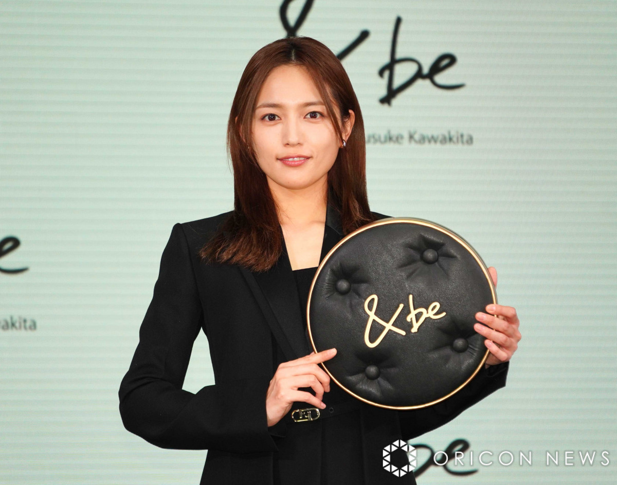 川口春奈、ビッグサイズの新商品手渡され戸惑い「これどうしたらいいの