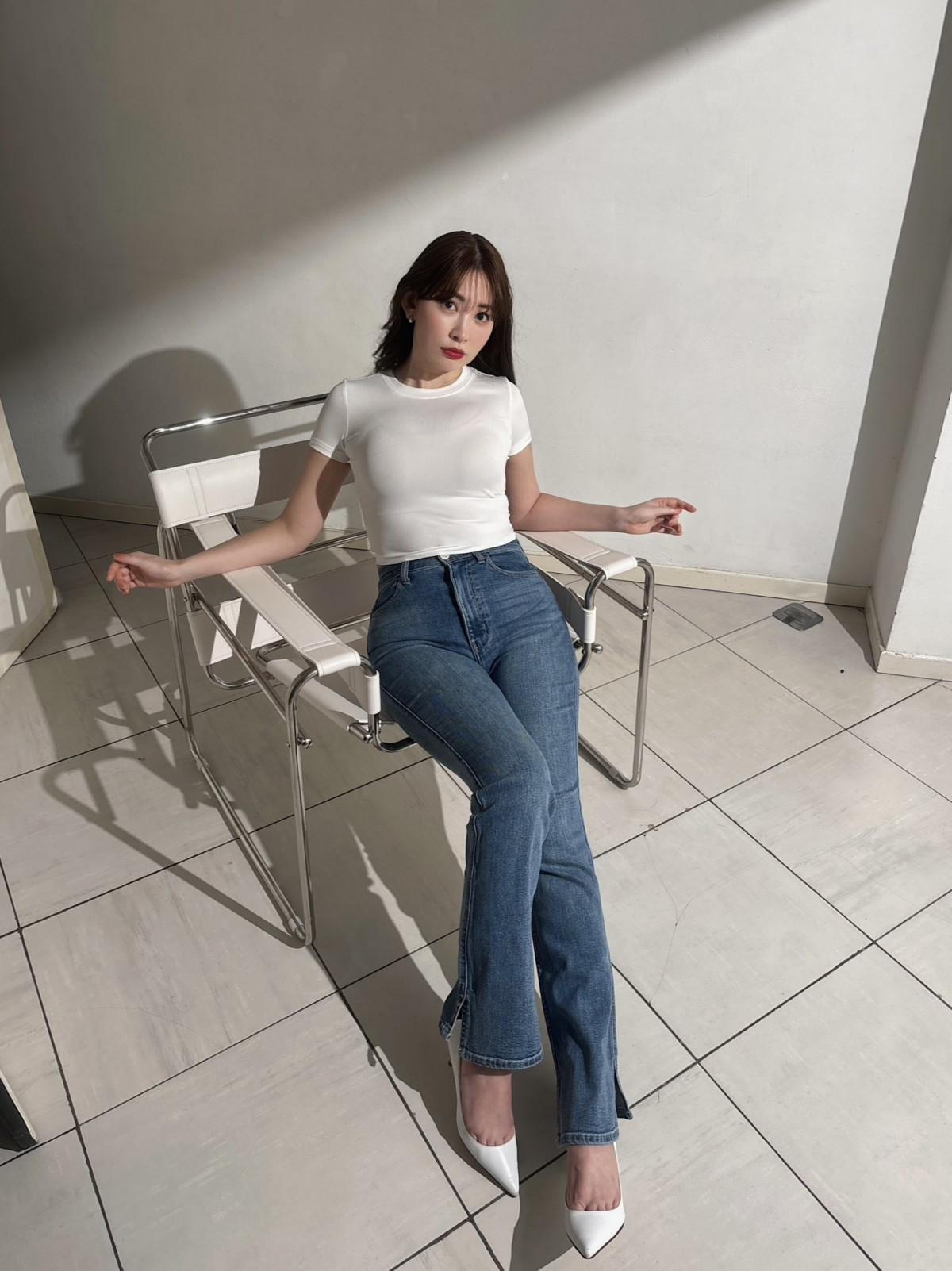小嶋陽菜の画像 画像・写真 | 小嶋陽菜、Tシャツ姿で美ボディ強調 美脚デニムで曲線美に「理想の体すぎる」「たまらん！」 2枚目 | ORICON NEWS