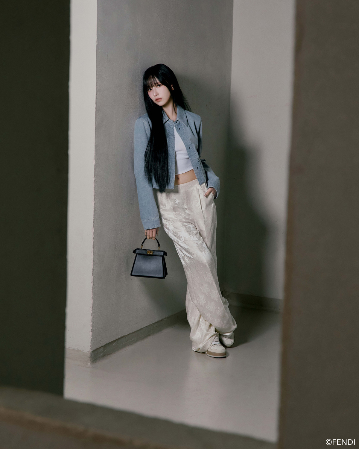 us[Ju[vXyV[r[ɏoTWICEEMINA 