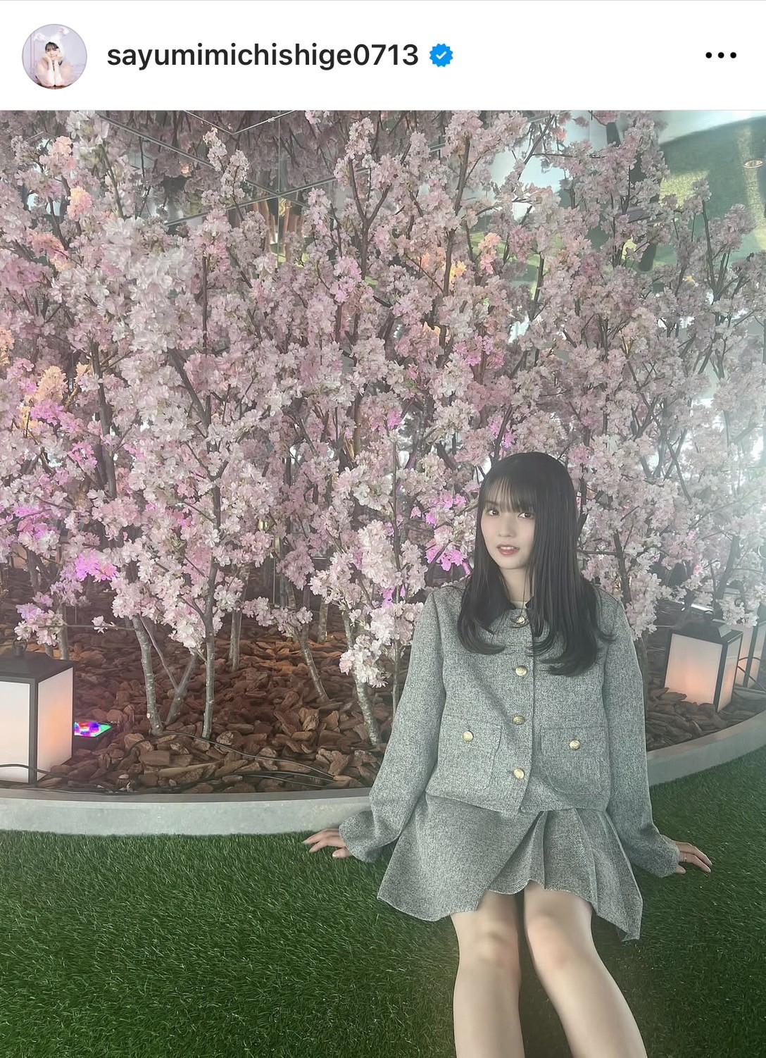 道重さゆみ、ミニスカで美脚披露「めっちゃ足細い」「綺麗と