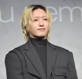 �w�V���E �E�G���� �u�����h�A���o�T�_�[���\��x�ɏo�Ȃ���YOASOBI�EAyase�iC�jORICON NewS inc. 