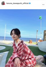 川口春奈、生脚＆デコルテ全開の肌見せスタイル「きれいな美脚