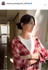 川口春奈着用 Sporty & Rich ロゴ La Racquet Club スウェット